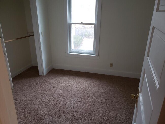 1228 E Dayton St Unit 2