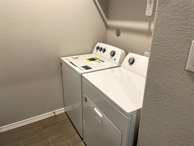 Building Photo - 25436 Northpark Lake Dr