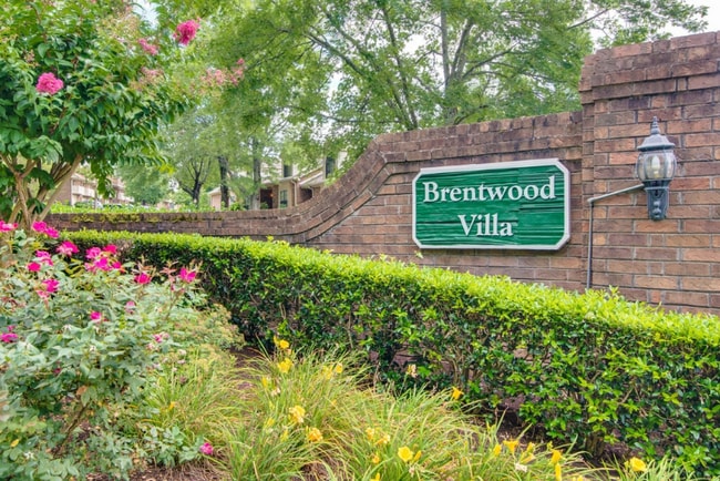 Photo - 268 Glenstone Cir