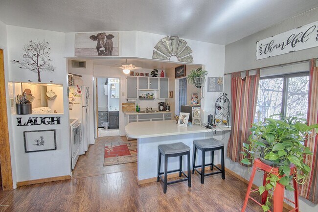 Photo - 512 W Billy Creek Dr