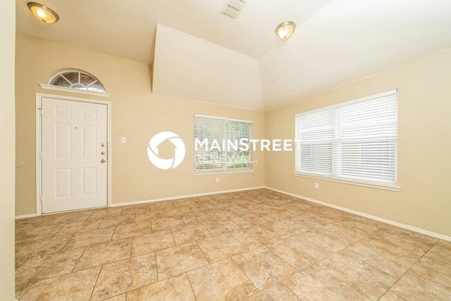 Photo - 3 Bedroom Pet-Friendly Home in Arlington, TX with Main Street Renewal