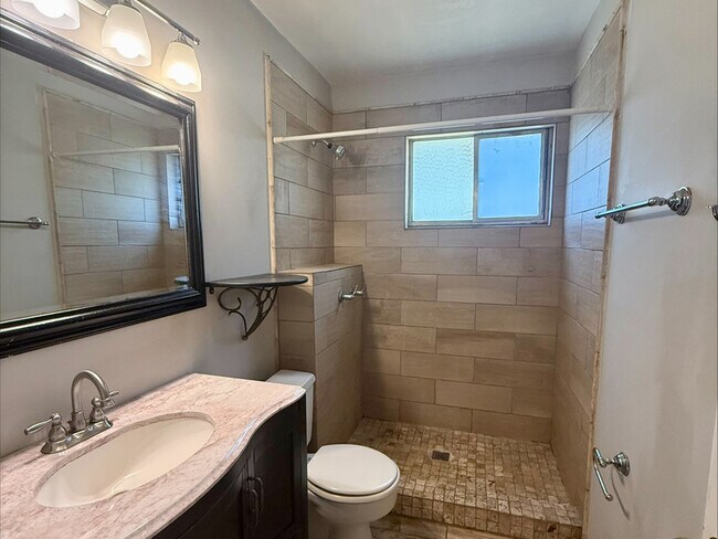 Photo - 2623 Vail Ave