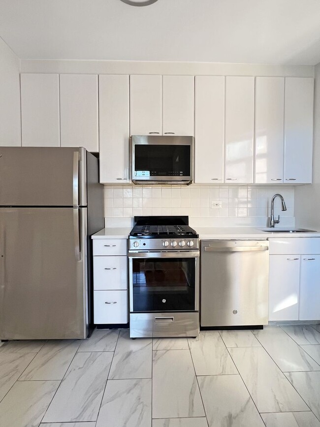 Building Photo - The Leslie — A Private Garden Enclave for the Modern New Yorker Unit 43W