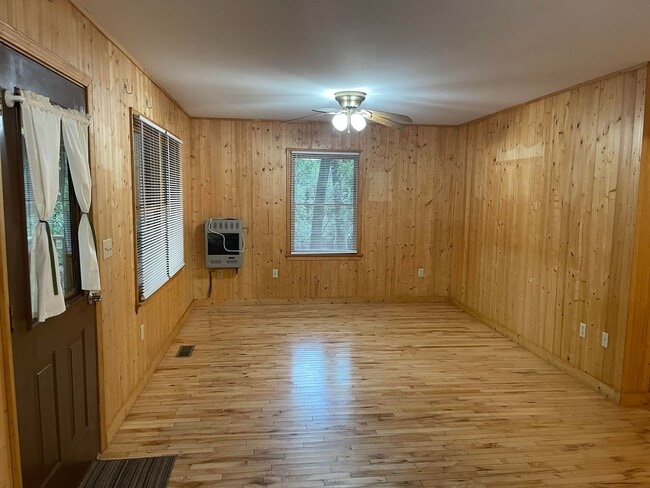 Photo - Charming Cabin