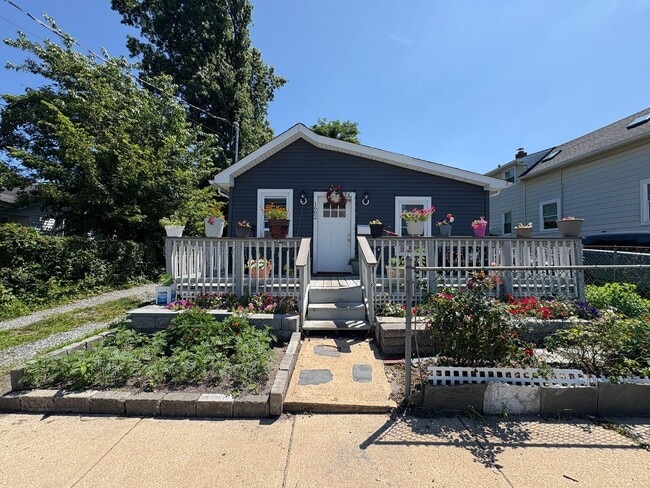 Photo - 1602 Heck Ave