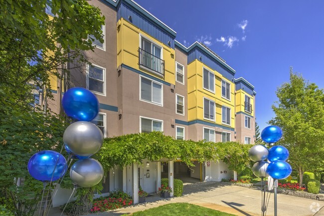 Building Photo - Sir Gallahad Apartment Homes