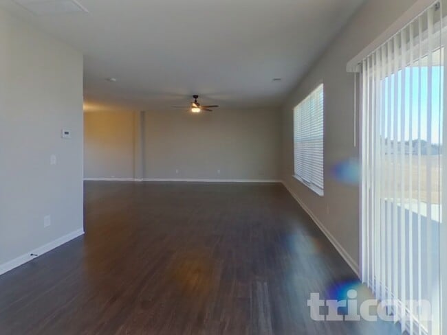 Photo - 715 Pollyanna Dr