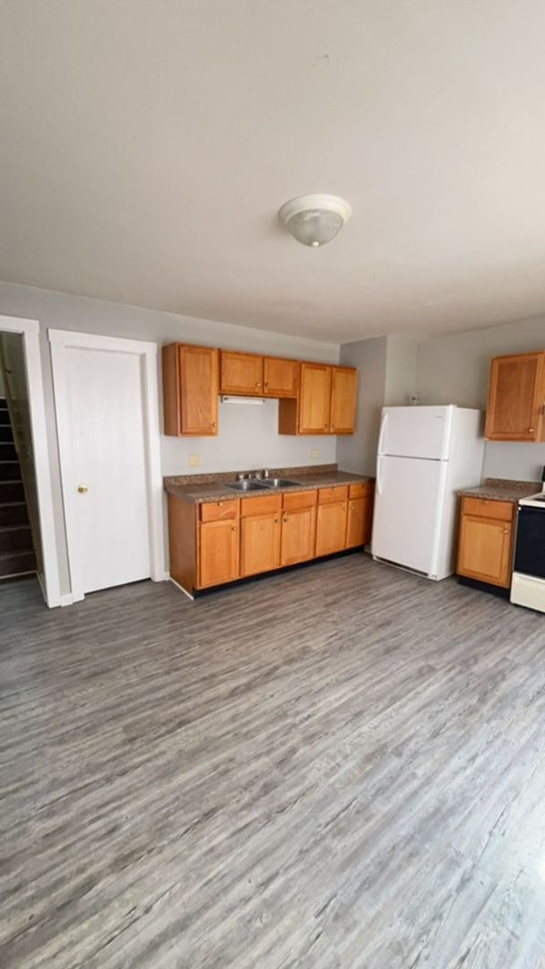 Photo - 906 W Main St Unit Apt. 1