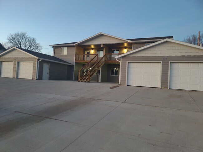 Photo - 812 E 5th St Unit #2