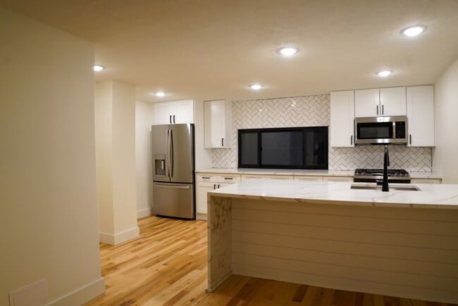 Photo - Luxury 2 bed 2 bath, amazing Southside loc...
