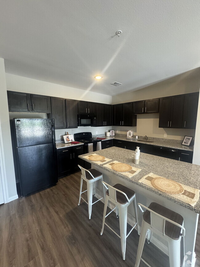 Building Photo - 4505 Vintage Blvd Unit 1349 Rental