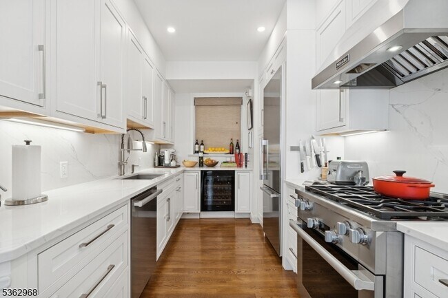 Photo - 1000 Hudson St Apartment Unit 108