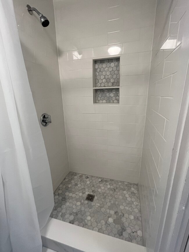 Photo - 70 Pinckney St