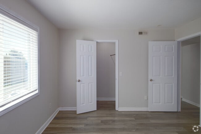 2BR, 1BA - 800SF - Second Bedroom