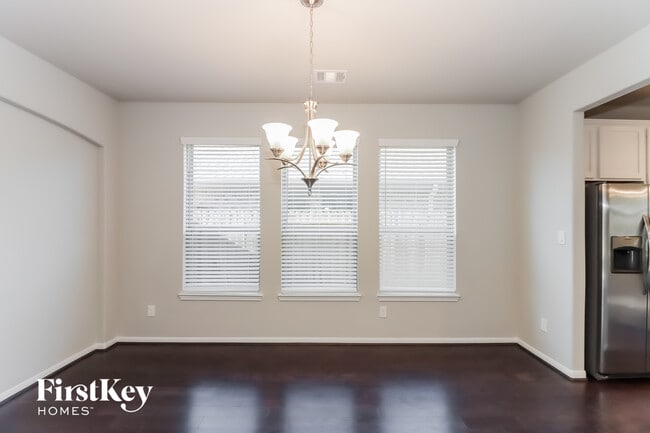 Photo - 723 Chestnut Cove Ln