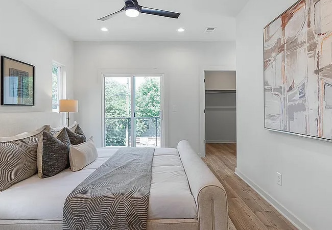 Photo - 5808 Knight St