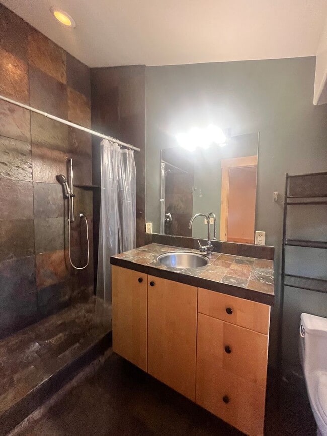 Photo - Long Term Lease available near Glenshire- $3800