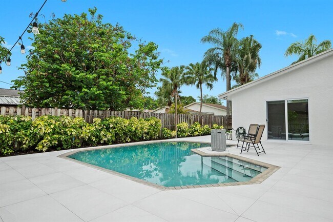 Photo - Southwest 168th Terrace, Weston, FL 33326 - 3 BR 2 BA house
