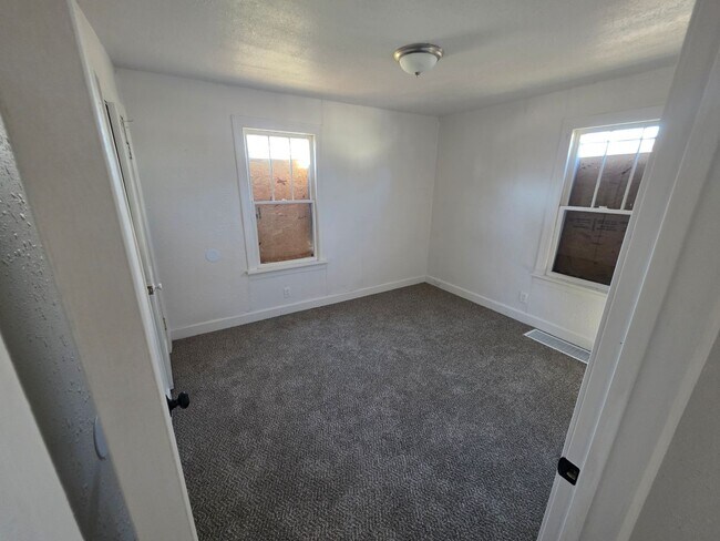 Photo - LIMITED TIME**NO APPLICATION FEE**1/2 OFF DEPOSIT**