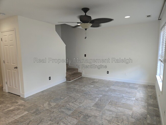 2607 Dwight Pl