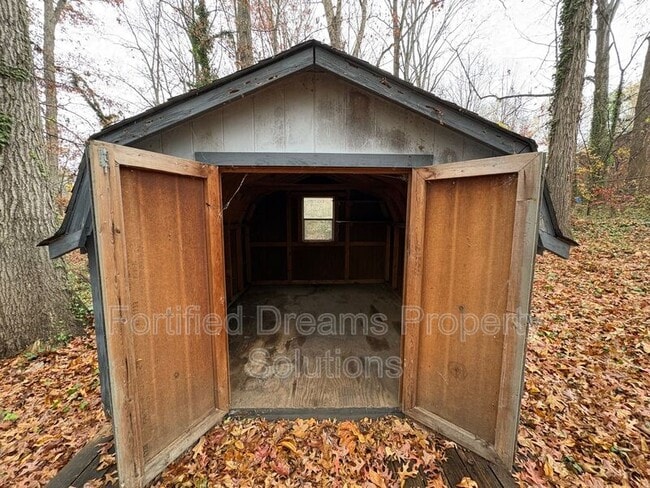 Photo - 5265 Country Club Rd