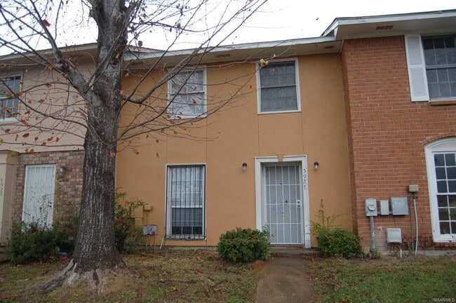 Building Photo - 5927 Singleton St Rental