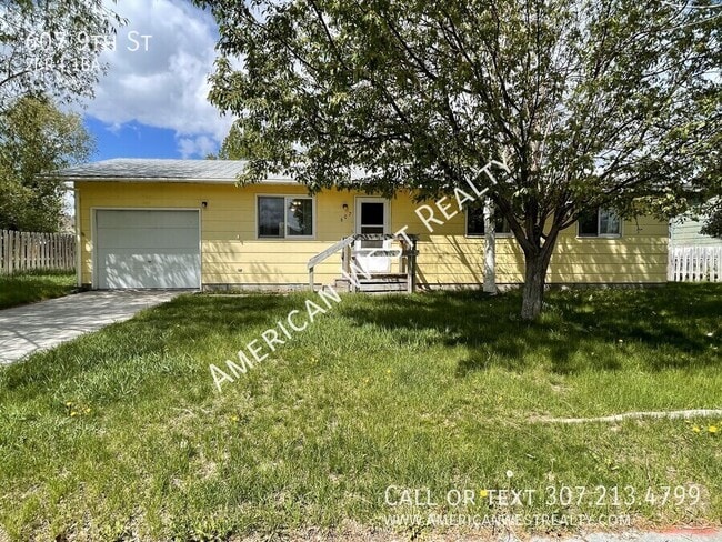 Photo - 607 9th St House