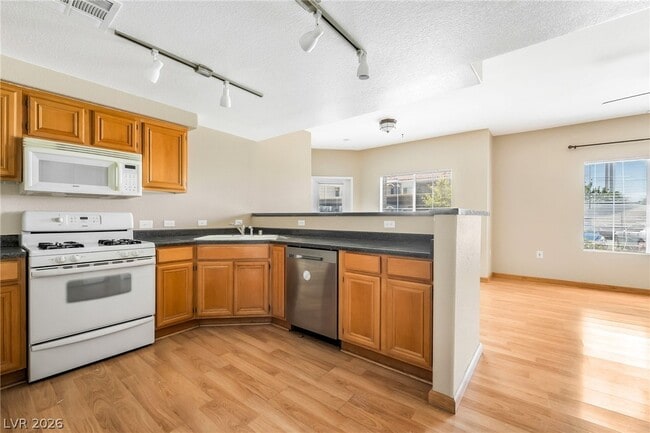 Building Photo - 10245 S Maryland Pkwy Unit 132
