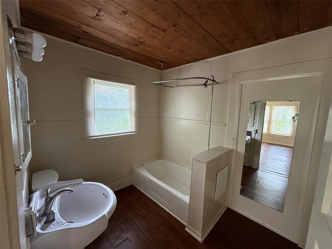 Photo - 2812 Angier Rd