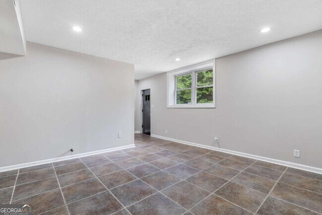 Photo - 1447 Southland Vista Ct NE