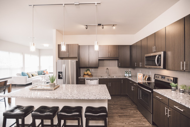 Building Photo - Encore at Forest Park Rental