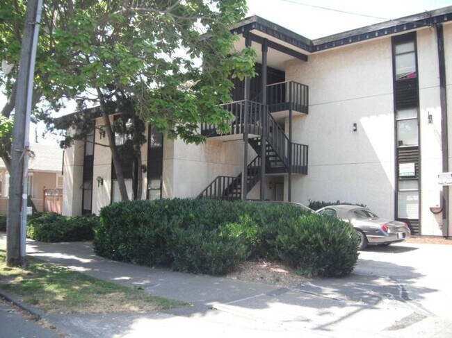 Photo - 1 bedroom in Seattle WA 98116 Unit 2733 61 Ave SW-1 bedroom