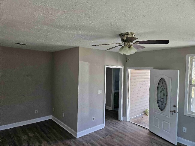 Photo - 150 Pine St Unit B