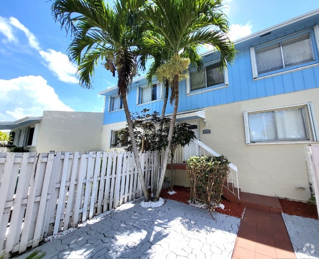 Building Photo - 22220 SW 103rd Ave Rental