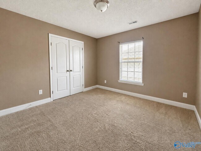 229 Shadow Ct SW