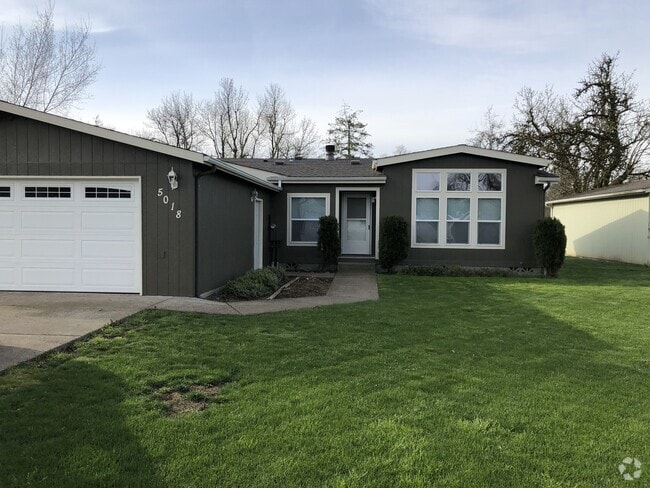Building Photo - Beautiful and Convenient Turner Location! Rental