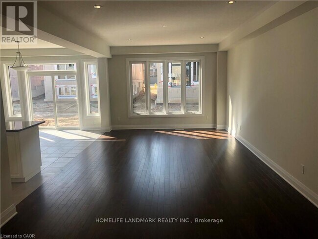 Photo - 295 Chokecherry Cres