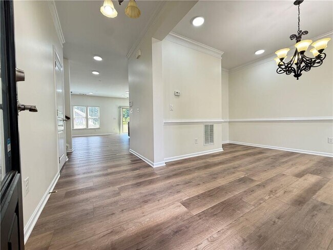 Photo - 279 Pendergast Dr SW