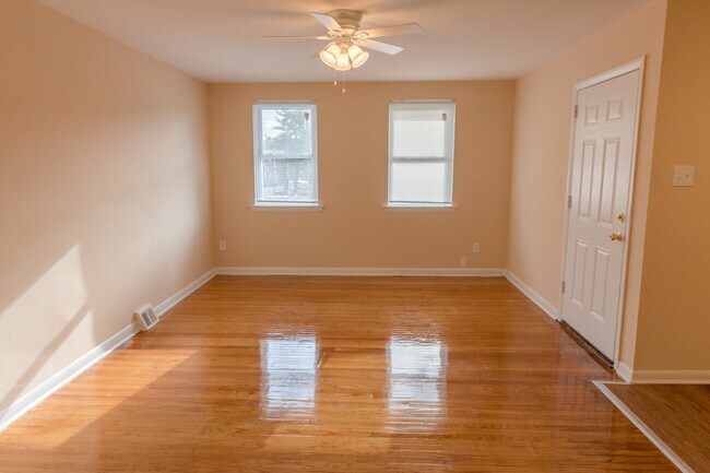 Photo - 3921 Lankenau Ave Unidad 2F