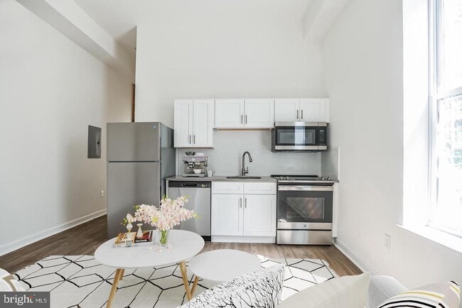 Photo - 407 S 42nd St