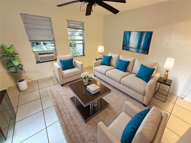 Building Photo - 2020 Madison St Unit 2