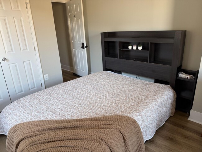 Photo - 1618 E Biddle St