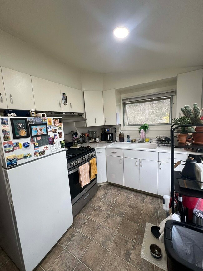 Building Photo - 826 Dryden Rd Unit 2