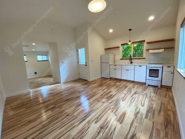 Photo - Cute newer built ADU near Downtown Bend