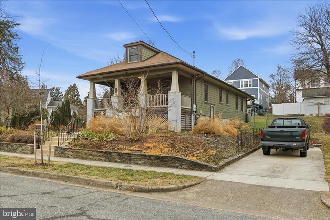 Photo - 2400 Valley Way