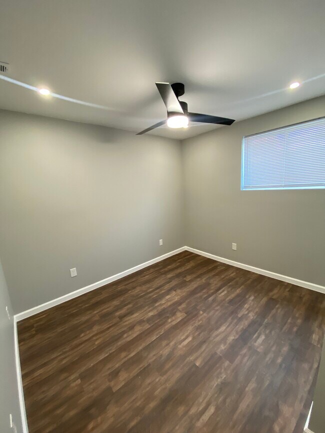 Photo - 1235 Summit St Unit F