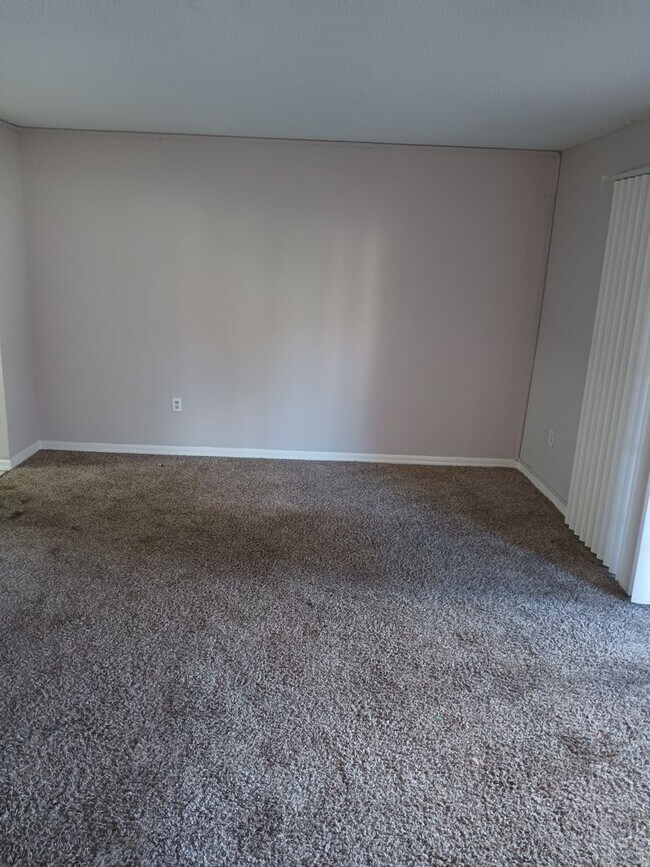 Photo - 4189 Versailles Dr