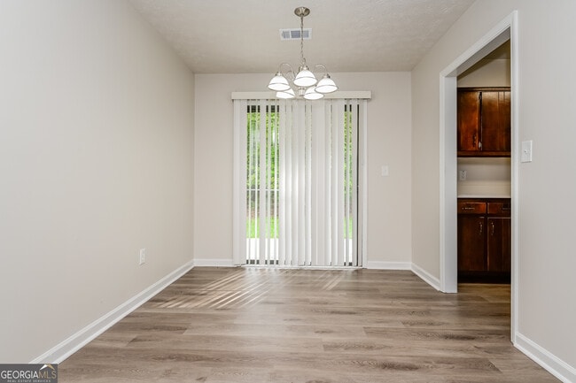 Photo - 2140 Teri Ln SE