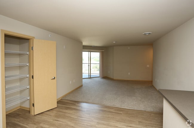 2BR, 1BA