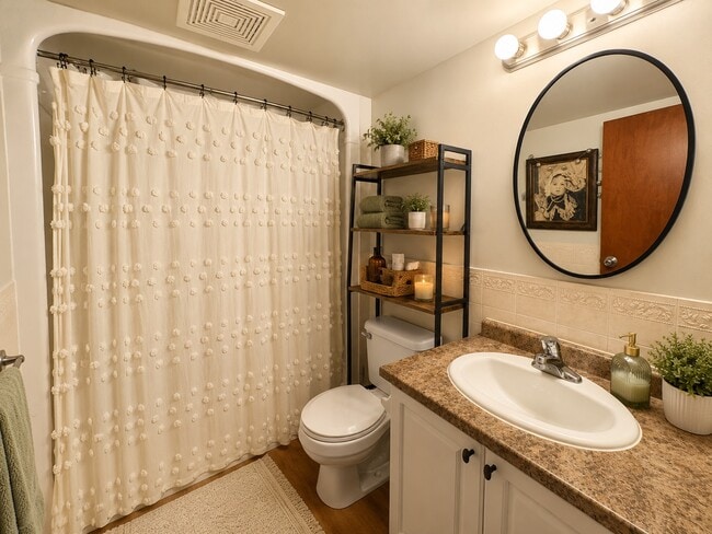 Photo - 302-78 Dalhousie St Brantford ON N3T 2J2 Unit 302